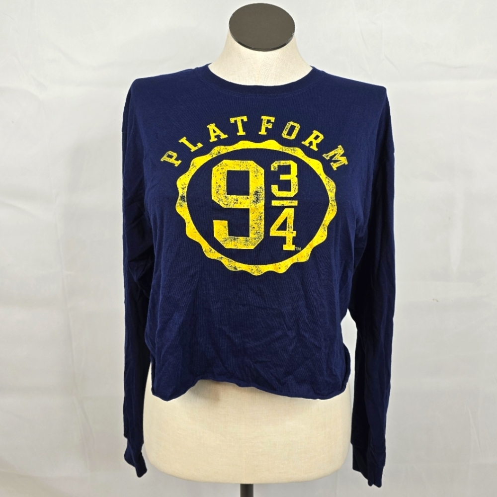 3/$25 Harry Potter Navy Distressed Platform 9 3/4 Long Sleeve Crop Shirt Sz L